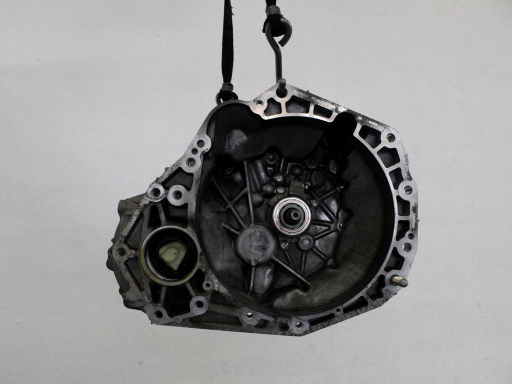 ROCNI MENJALNIK OEM N. 2472179J02000 ORIGINAL REZERVNI DEL SUZUKI SX4 EY GY R (2009-2014)BENZINA LETNIK 2011