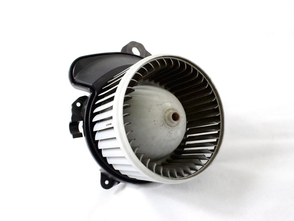 VENTILATOR  KABINE  OEM N. 77364956 ORIGINAL REZERVNI DEL FIAT PUNTO 199 MK3 (2011 - 2017)BENZINA/METANO LETNIK 2015