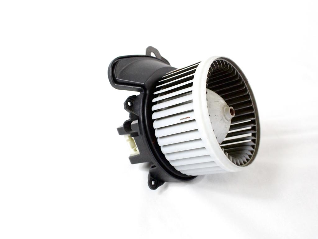 VENTILATOR  KABINE  OEM N. 77364956 ORIGINAL REZERVNI DEL FIAT PUNTO 199 MK3 (2011 - 2017)BENZINA/METANO LETNIK 2015