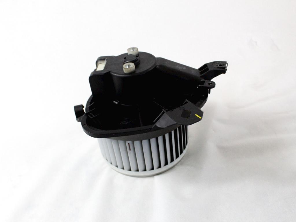 VENTILATOR  KABINE  OEM N. 77364956 ORIGINAL REZERVNI DEL FIAT PUNTO 199 MK3 (2011 - 2017)BENZINA/METANO LETNIK 2015