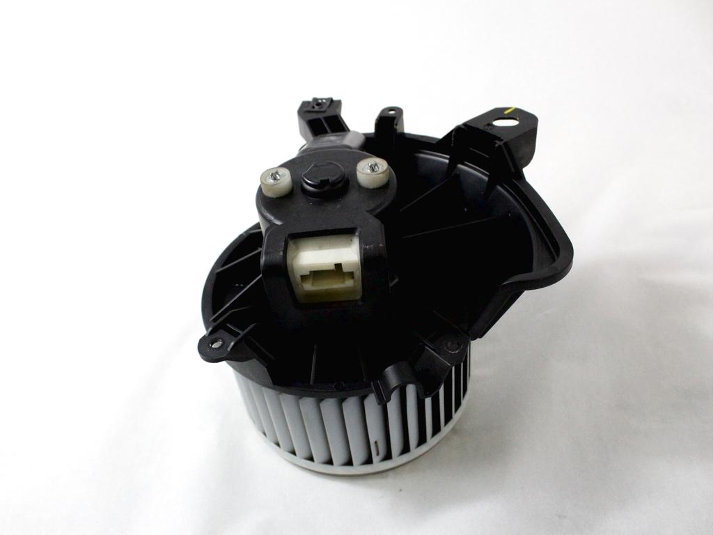 VENTILATOR  KABINE  OEM N. 77364956 ORIGINAL REZERVNI DEL FIAT PUNTO 199 MK3 (2011 - 2017)BENZINA/METANO LETNIK 2015