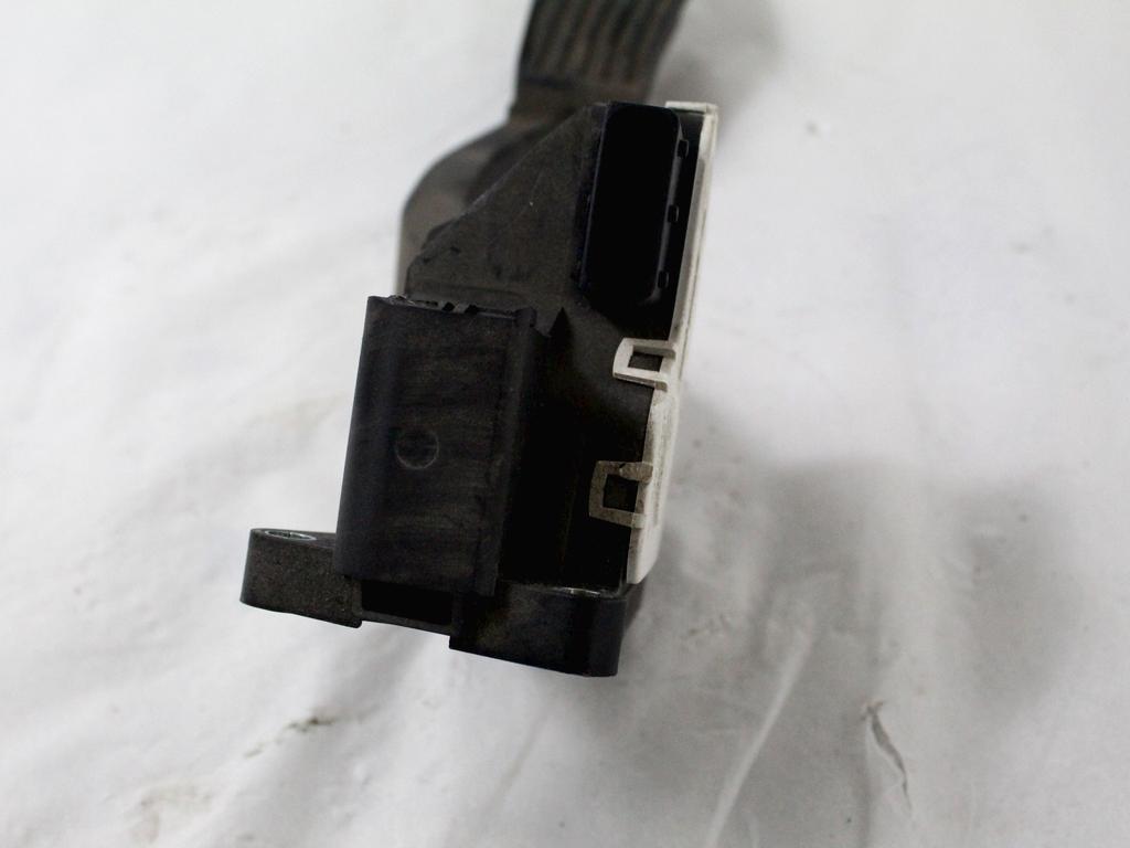 PEDALI OEM N. 55702020 ORIGINAL REZERVNI DEL FIAT PUNTO 199 MK3 (2011 - 2017)BENZINA/METANO LETNIK 2015