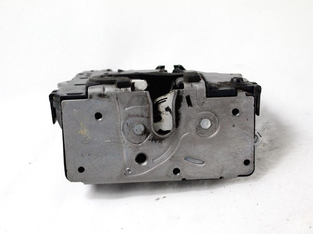 CENTRALNI ZAKLEP SPREDNJIH VRAT  OEM N. 51905681 ORIGINAL REZERVNI DEL FIAT PUNTO 199 MK3 (2011 - 2017)BENZINA/METANO LETNIK 2015