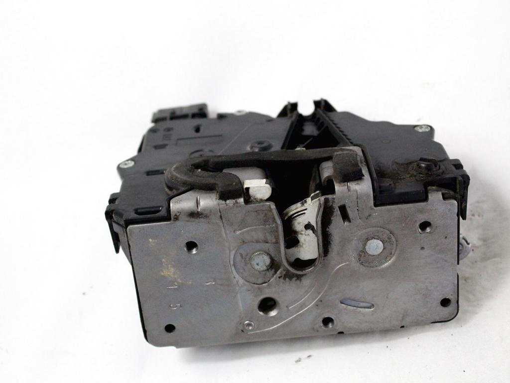 CENTRALNI ZAKLEP SPREDNJIH VRAT  OEM N. 51905681 ORIGINAL REZERVNI DEL FIAT PUNTO 199 MK3 (2011 - 2017)BENZINA/METANO LETNIK 2015