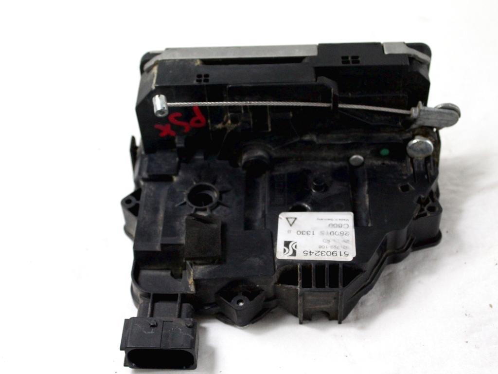 CENTRALNI ZAKLEP SPREDNJIH VRAT  OEM N. 51905681 ORIGINAL REZERVNI DEL FIAT PUNTO 199 MK3 (2011 - 2017)BENZINA/METANO LETNIK 2015