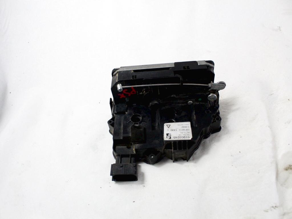 CENTRALNI ZAKLEP SPREDNJIH VRAT  OEM N. 51905681 ORIGINAL REZERVNI DEL FIAT PUNTO 199 MK3 (2011 - 2017)BENZINA/METANO LETNIK 2015