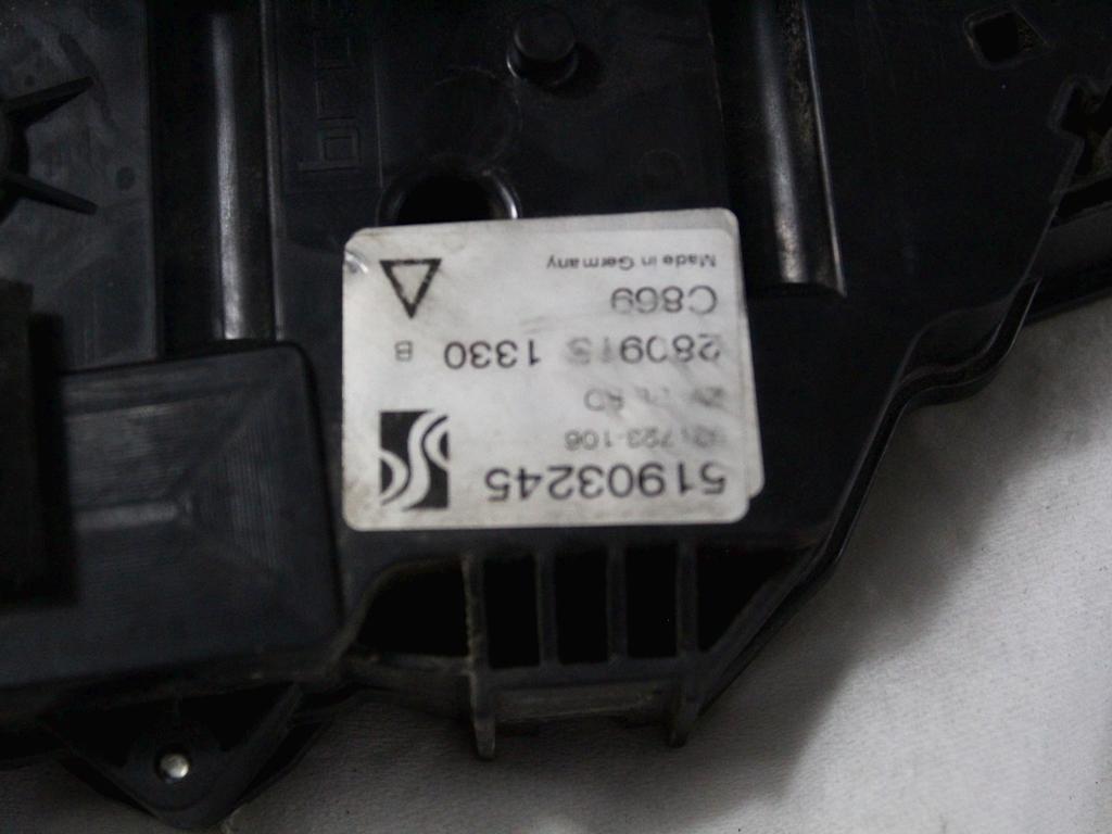 CENTRALNI ZAKLEP SPREDNJIH VRAT  OEM N. 51905681 ORIGINAL REZERVNI DEL FIAT PUNTO 199 MK3 (2011 - 2017)BENZINA/METANO LETNIK 2015