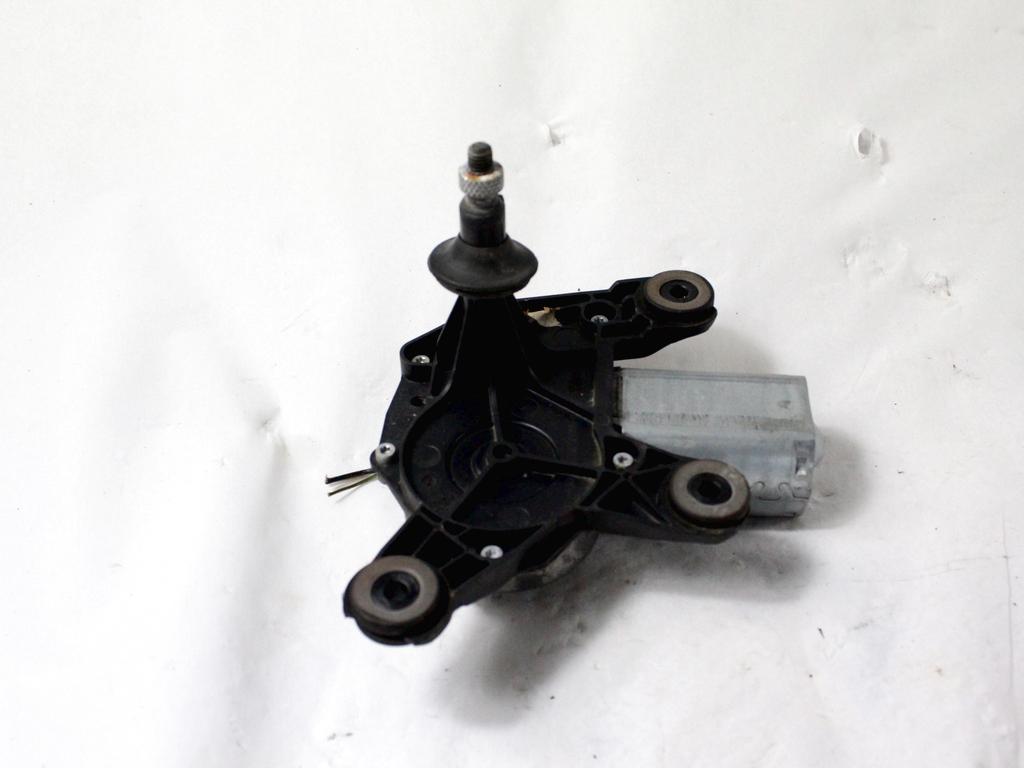 MOTORCEK ZADNJEGA BRISALCA OEM N. 51757867 ORIGINAL REZERVNI DEL FIAT PUNTO 199 MK3 (2011 - 2017)BENZINA/METANO LETNIK 2015