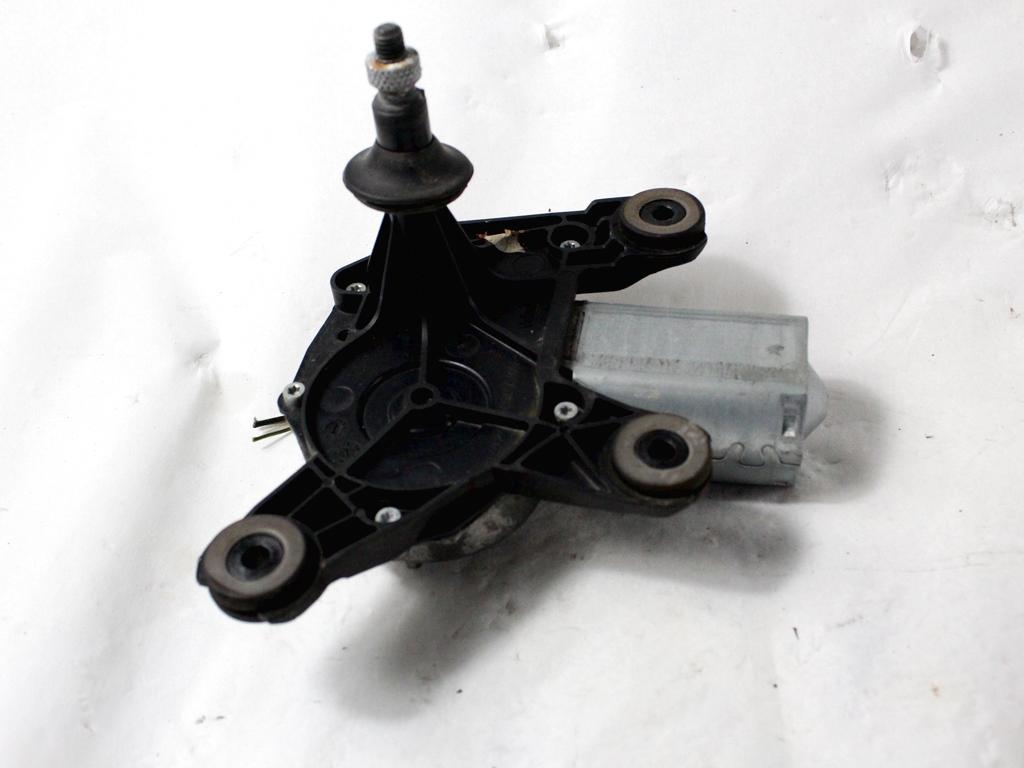 MOTORCEK ZADNJEGA BRISALCA OEM N. 51757867 ORIGINAL REZERVNI DEL FIAT PUNTO 199 MK3 (2011 - 2017)BENZINA/METANO LETNIK 2015