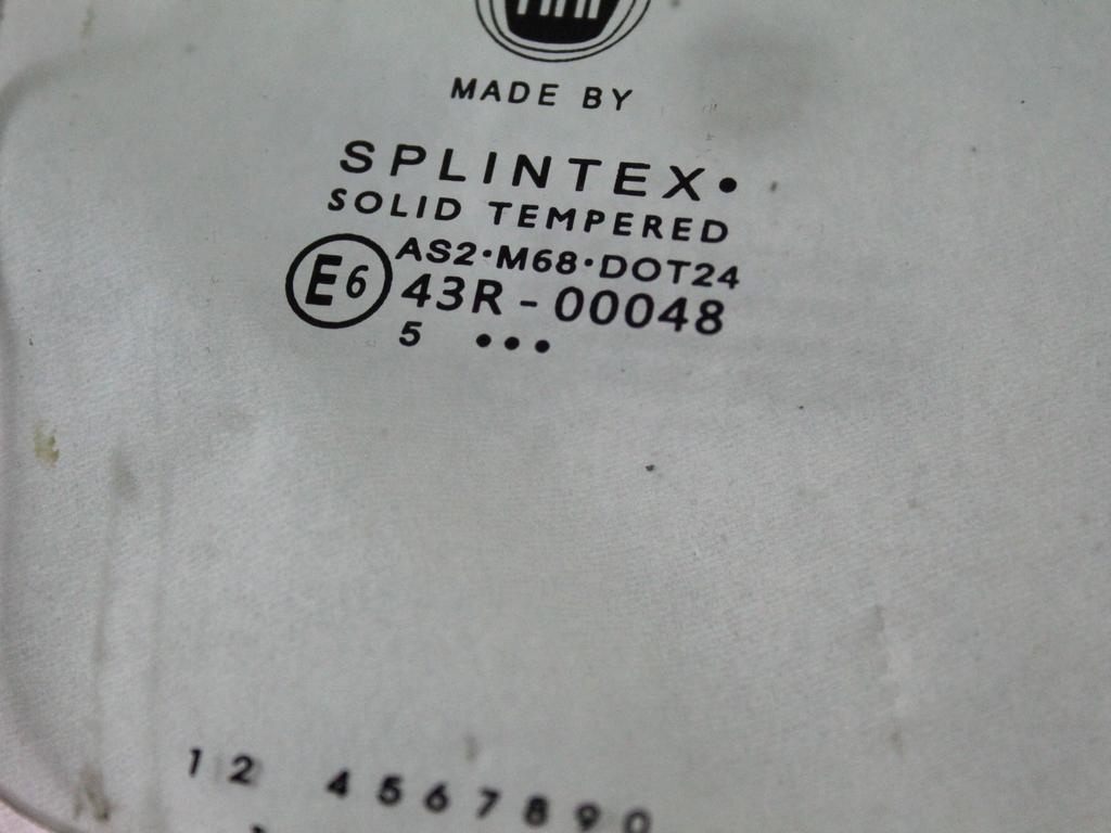 STEKLO ZADNJIH DESNIH VRAT OEM N. 51869145 ORIGINAL REZERVNI DEL FIAT PUNTO 199 MK3 (2011 - 2017)BENZINA/METANO LETNIK 2015