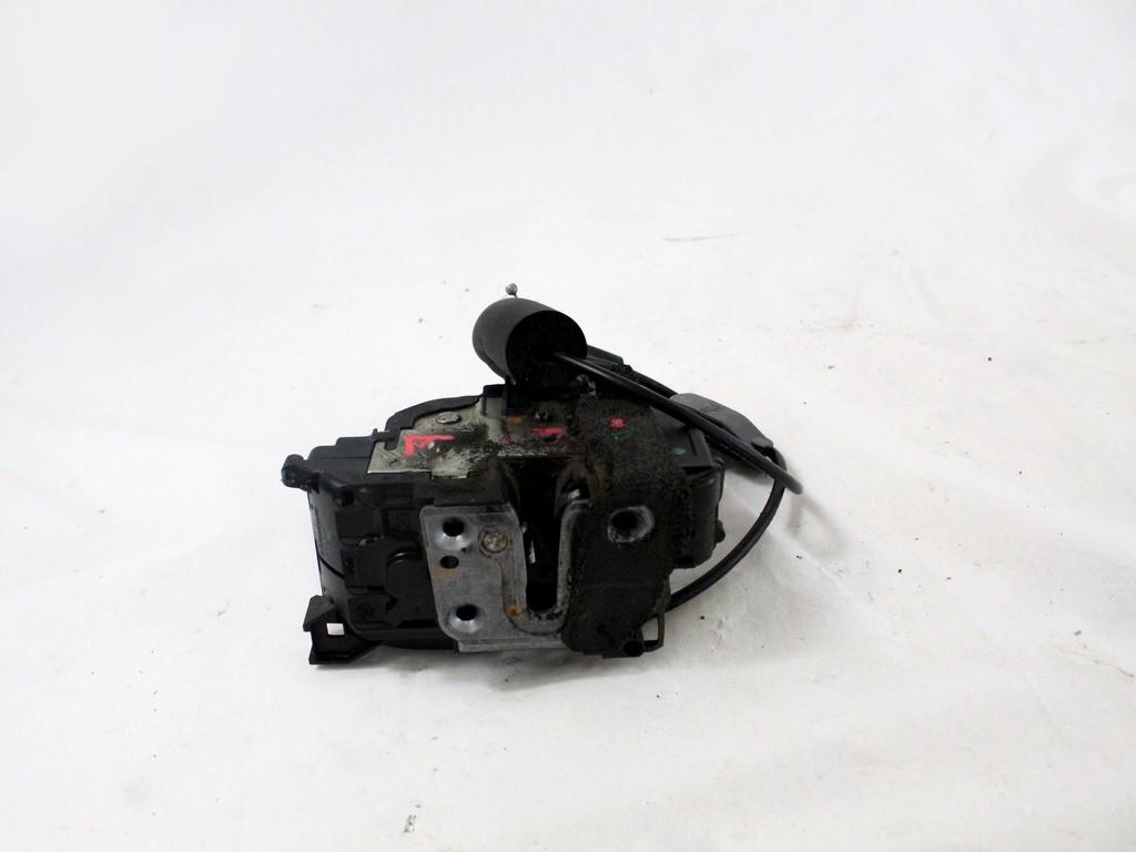 CENTRALNI ZAKLEP SPREDNJIH VRAT  OEM N. 805060006R ORIGINAL REZERVNI DEL RENAULT SCENIC XMOD / SCENIC JZ0/1 MK3 (2009 - 2012) DIESEL LETNIK 2010