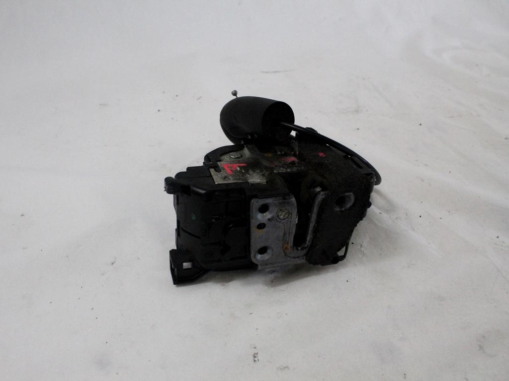 CENTRALNI ZAKLEP SPREDNJIH VRAT  OEM N. 805060006R ORIGINAL REZERVNI DEL RENAULT SCENIC XMOD / SCENIC JZ0/1 MK3 (2009 - 2012) DIESEL LETNIK 2010