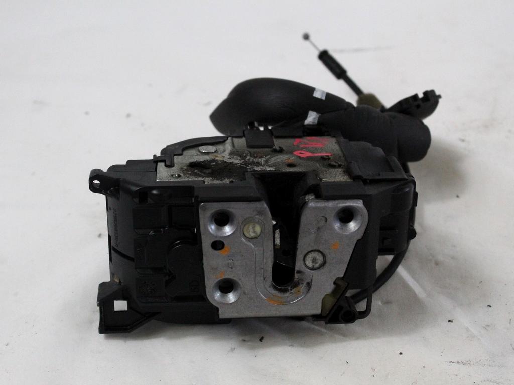 CENTRALNO ZAKLEPANJE ZADNJIH DESNIH VRAT OEM N. 805030033R ORIGINAL REZERVNI DEL RENAULT SCENIC XMOD / SCENIC JZ0/1 MK3 (2009 - 2012) DIESEL LETNIK 2010