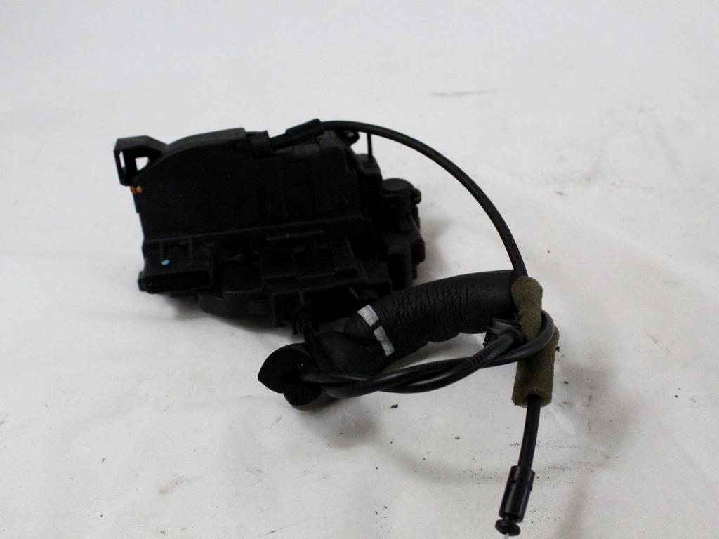 CENTRALNO ZAKLEPANJE ZADNJIH DESNIH VRAT OEM N. 805030033R ORIGINAL REZERVNI DEL RENAULT SCENIC XMOD / SCENIC JZ0/1 MK3 (2009 - 2012) DIESEL LETNIK 2010