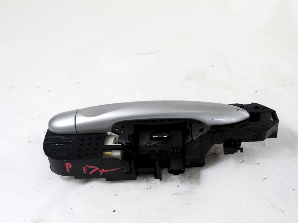 ZUNANJA KLJUKA ZADNJA DESNA VRATA OEM N. 806B03759R ORIGINAL REZERVNI DEL RENAULT SCENIC XMOD / SCENIC JZ0/1 MK3 (2009 - 2012) DIESEL LETNIK 2010