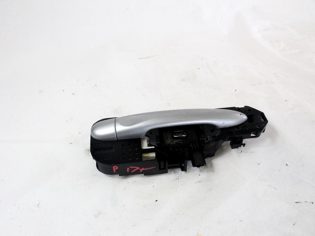 ZUNANJA KLJUKA ZADNJA DESNA VRATA OEM N. 806B03759R ORIGINAL REZERVNI DEL RENAULT SCENIC XMOD / SCENIC JZ0/1 MK3 (2009 - 2012) DIESEL LETNIK 2010