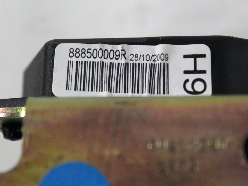 VARNOSTNI PAS OEM N. 888500009R ORIGINAL REZERVNI DEL RENAULT SCENIC XMOD / SCENIC JZ0/1 MK3 (2009 - 2012) DIESEL LETNIK 2010