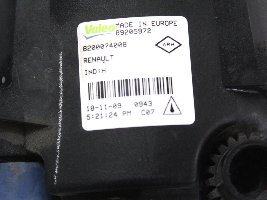 LEVA MEGLENKA OEM N. 8200074008 ORIGINAL REZERVNI DEL RENAULT SCENIC XMOD / SCENIC JZ0/1 MK3 (2009 - 2012) DIESEL LETNIK 2010