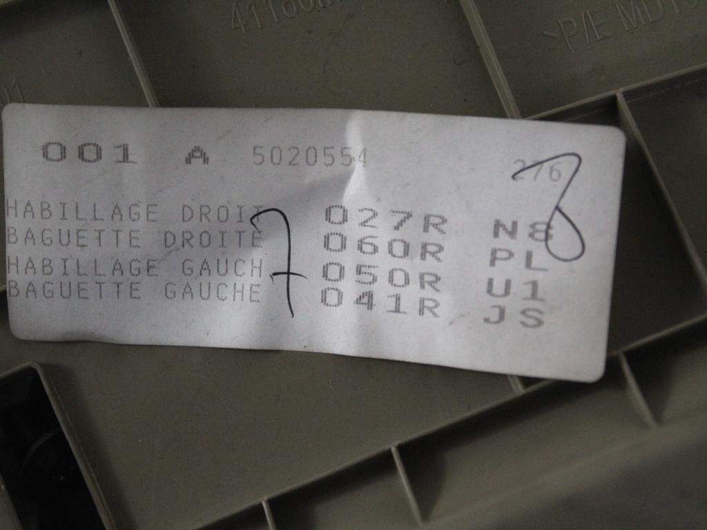 PREDAL ZA DOKUMENTE OEM N. 681080027R ORIGINAL REZERVNI DEL RENAULT SCENIC XMOD / SCENIC JZ0/1 MK3 (2009 - 2012) DIESEL LETNIK 2010