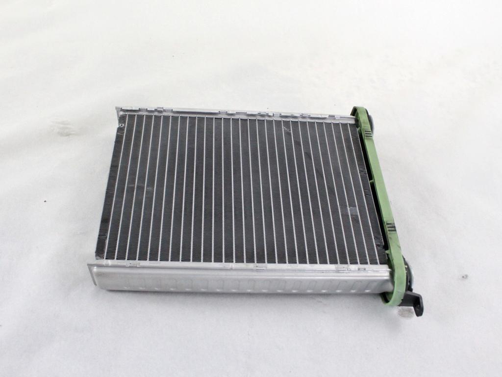 GRELEC RADIATORJA OEM N. 271159831R ORIGINAL REZERVNI DEL RENAULT SCENIC XMOD / SCENIC JZ0/1 MK3 (2009 - 2012) DIESEL LETNIK 2010