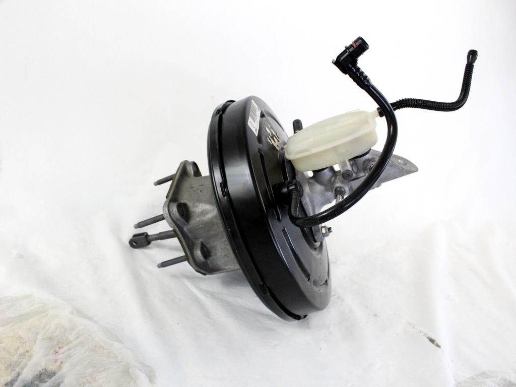 SERVO OJACEVALNIK ZAVOR S PUMPO OEM N. 472100005R ORIGINAL REZERVNI DEL RENAULT SCENIC XMOD / SCENIC JZ0/1 MK3 (2009 - 2012) DIESEL LETNIK 2010