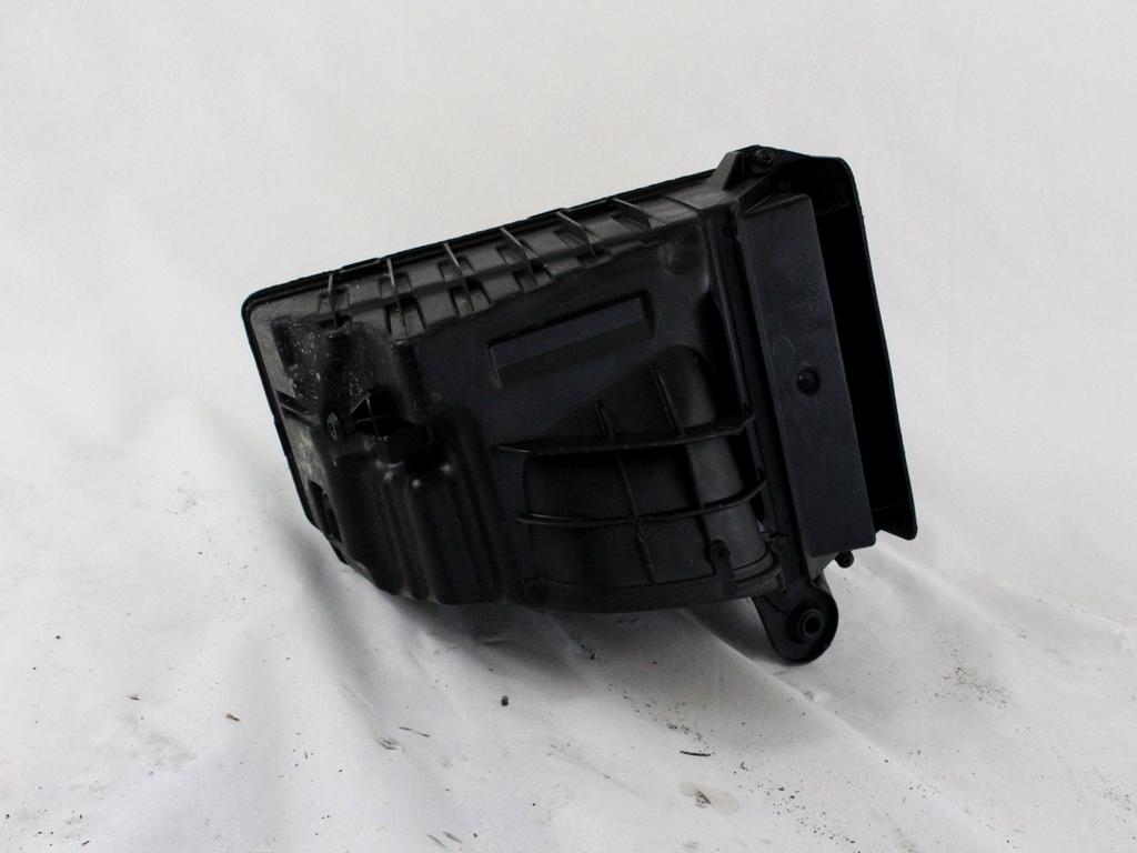 FILTAR ZRAKA OEM N. 8200947663 ORIGINAL REZERVNI DEL RENAULT SCENIC XMOD / SCENIC JZ0/1 MK3 (2009 - 2012) DIESEL LETNIK 2010