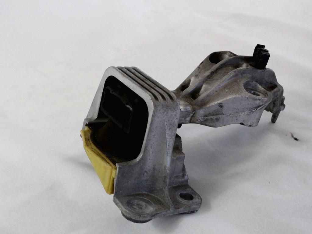 NOSILCI MOTORJA/DRUGO OEM N. 112100020R ORIGINAL REZERVNI DEL RENAULT SCENIC XMOD / SCENIC JZ0/1 MK3 (2009 - 2012) DIESEL LETNIK 2010