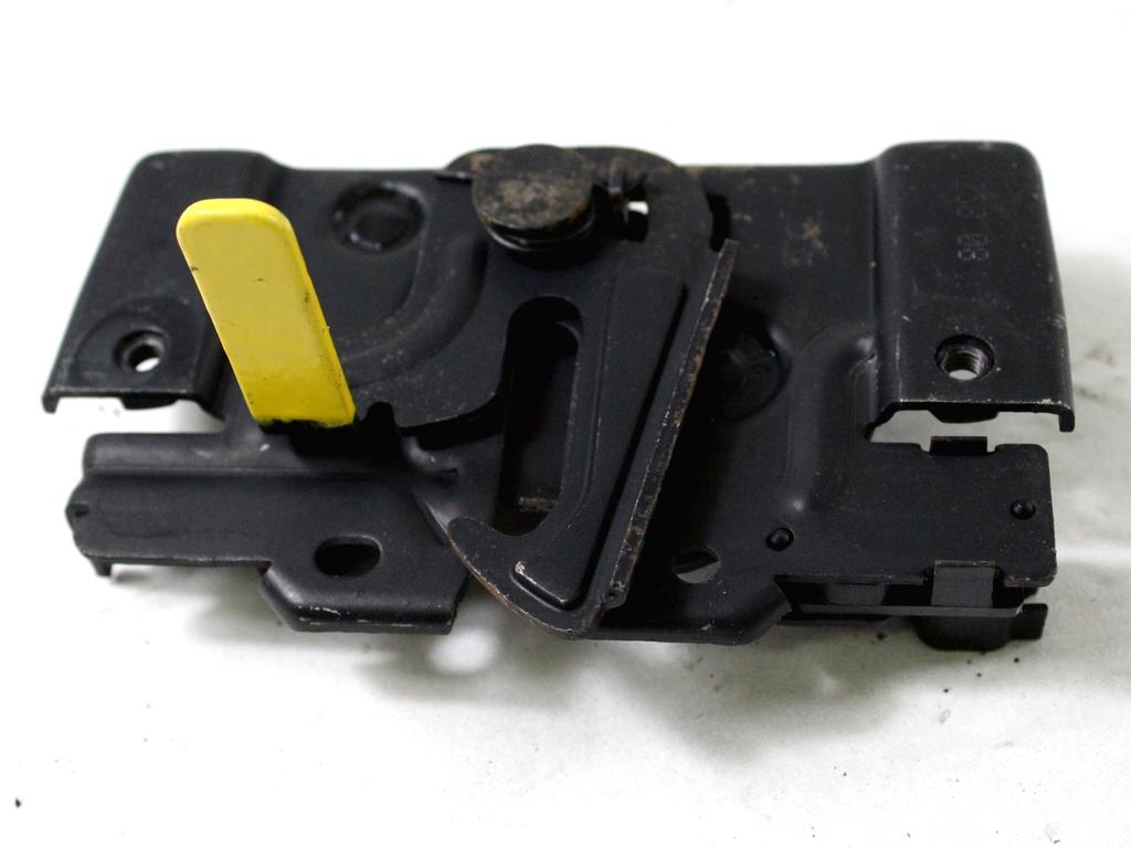 ZAKLEP POKROVA MOTORJA  OEM N. 8A6A-16700B-DX ORIGINAL REZERVNI DEL FORD FIESTA CB1 CNN MK6 (09/2008 - 11/2012) BENZINA LETNIK 2010