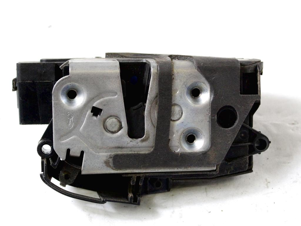 CENTRALNI ZAKLEP SPREDNJIH VRAT  OEM N. 8A6A-A21812-BE ORIGINAL REZERVNI DEL FORD FIESTA CB1 CNN MK6 (09/2008 - 11/2012) BENZINA LETNIK 2010