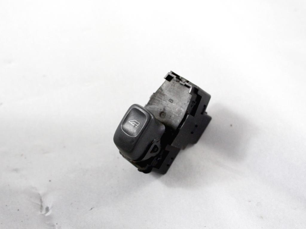 ZADNJE STIKALO OEM N. 9472275 ORIGINAL REZERVNI DEL VOLVO V70 MK2 285 (2000 - 2007) DIESEL LETNIK 2000