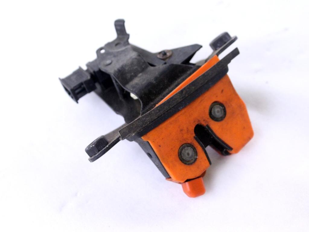 ZAKLEPANJE PRTLJA?NIH VRAT  OEM N. 6Y0827501J209 ORIGINAL REZERVNI DEL SKODA FABIA MK1 6Y2 BER/SW (2000 - 03/2007) BENZINA LETNIK 2001