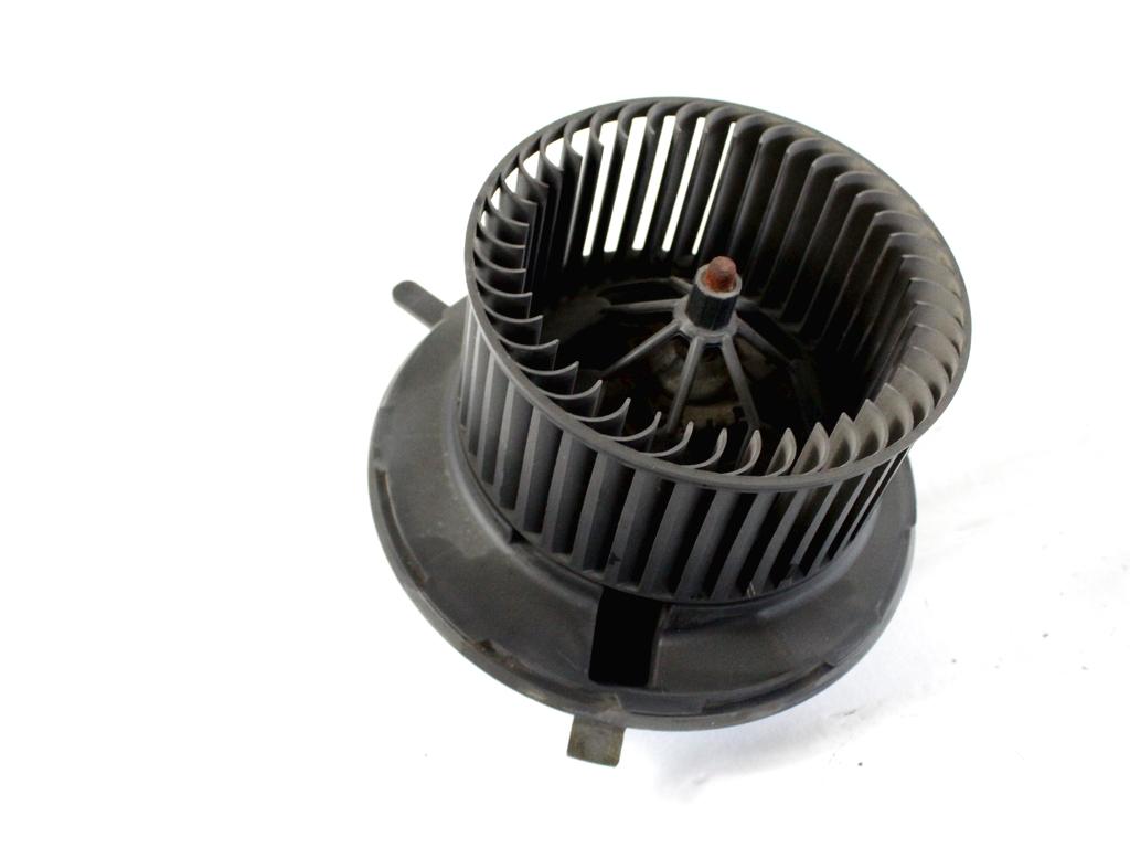 VENTILATOR  KABINE  OEM N. 1K1819015 ORIGINAL REZERVNI DEL VOLKSWAGEN GOLF V 1K1 1K5 MK5 BER/SW (02/2004-11/2008) DIESEL LETNIK 2005