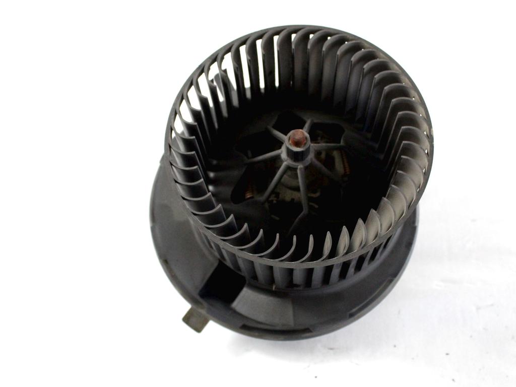 VENTILATOR  KABINE  OEM N. 1K1819015 ORIGINAL REZERVNI DEL VOLKSWAGEN GOLF V 1K1 1K5 MK5 BER/SW (02/2004-11/2008) DIESEL LETNIK 2005