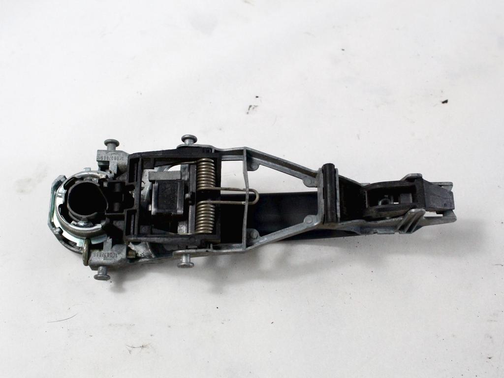 ZUNANJA KLJUKA SPREDNJA DESNA VRATA OEM N. 3B0837205GGRU ORIGINAL REZERVNI DEL VOLKSWAGEN GOLF V 1K1 1K5 MK5 BER/SW (02/2004-11/2008) DIESEL LETNIK 2005