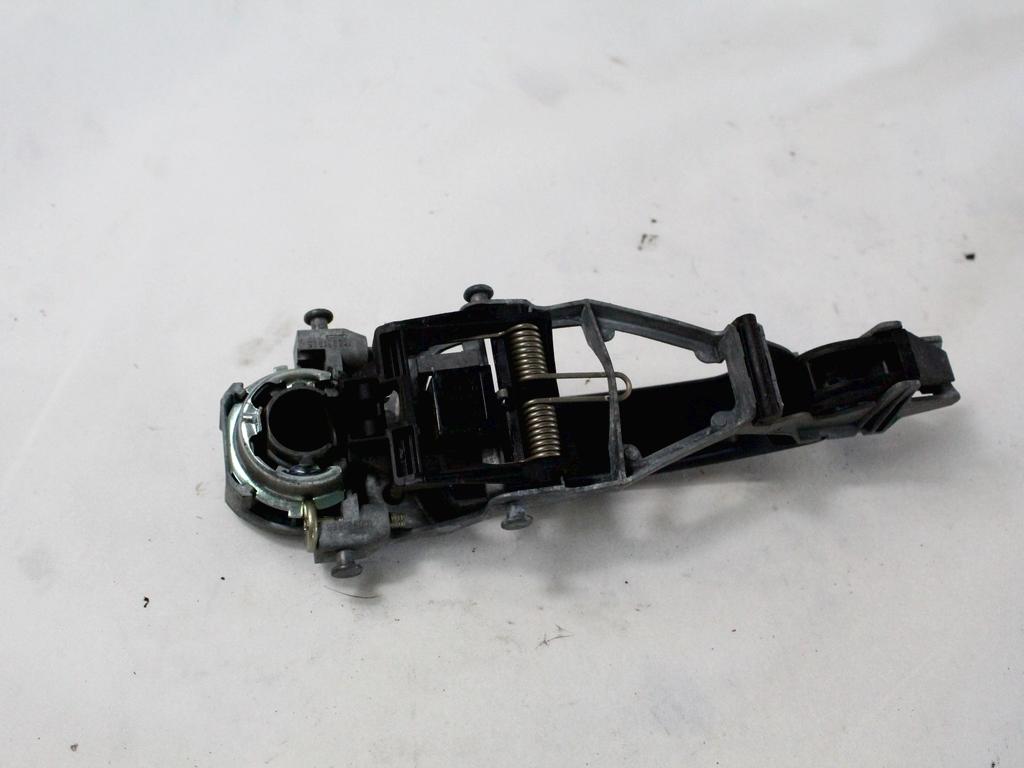 ZUNANJA KLJUKA ZADNJA DESNA VRATA OEM N. 3B0837205GGRU ORIGINAL REZERVNI DEL VOLKSWAGEN GOLF V 1K1 1K5 MK5 BER/SW (02/2004-11/2008) DIESEL LETNIK 2005