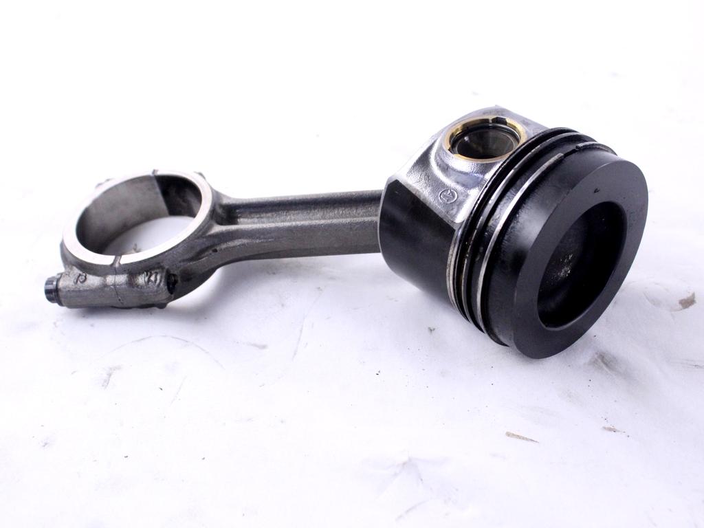 BAT ROCICNE GREDI/ OEM N. 04L107065A001 ORIGINAL REZERVNI DEL SEAT LEON 5F1 MK3 (2012- 2020)DIESEL LETNIK 2018