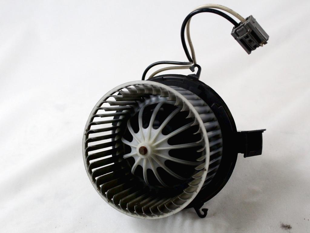 VENTILATOR  KABINE  OEM N. 13276230 ORIGINAL REZERVNI DEL OPEL ASTRA J P10 5P/3P/SW (2010 - 2015) DIESEL LETNIK 2014