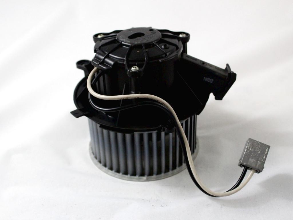 VENTILATOR  KABINE  OEM N. 13276230 ORIGINAL REZERVNI DEL OPEL ASTRA J P10 5P/3P/SW (2010 - 2015) DIESEL LETNIK 2014