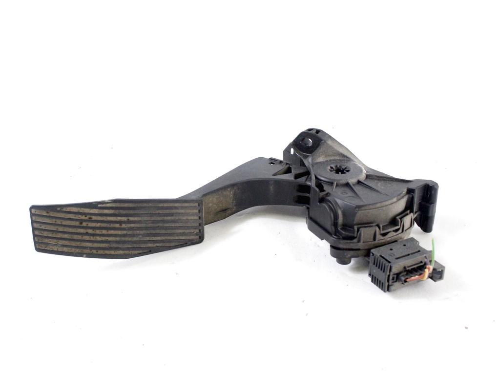 PEDALI OEM N. 13252702 ORIGINAL REZERVNI DEL OPEL ASTRA J P10 5P/3P/SW (2010 - 2015) DIESEL LETNIK 2014