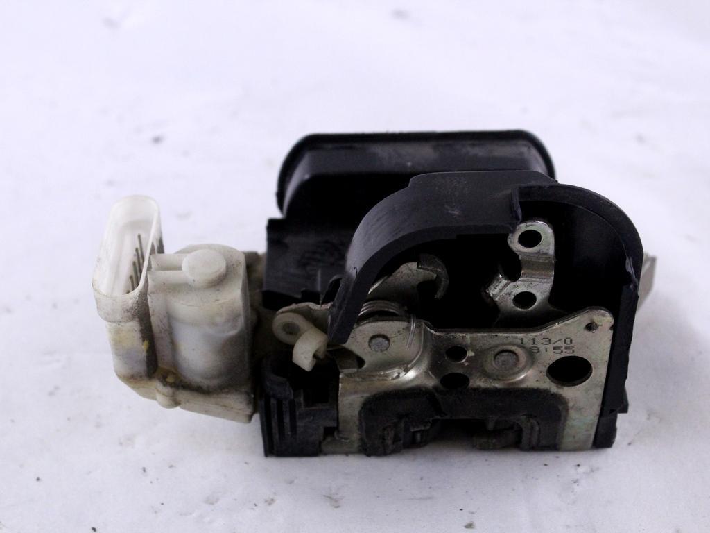 CENTRALNI ZAKLEP SPREDNJIH VRAT  OEM N. 51734601 ORIGINAL REZERVNI DEL FIAT MULTIPLA 186 (1998 - 2002) BENZINA/METANO LETNIK 2000