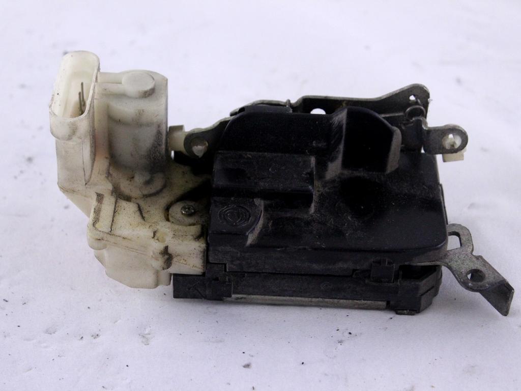 CENTRALNA KLJUCAVNICA ZADJIH LEVIH VRAT OEM N. 46750117 ORIGINAL REZERVNI DEL FIAT MULTIPLA 186 (1998 - 2002) BENZINA/METANO LETNIK 2000