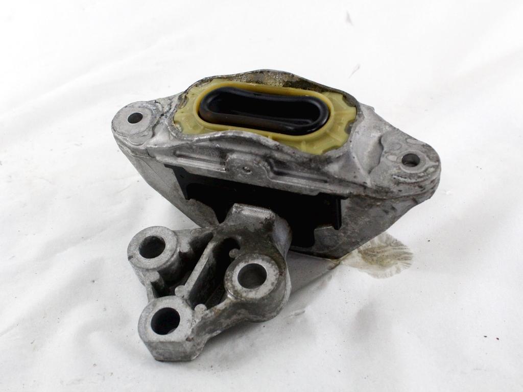 NOSILCI MOTORJA/DRUGO OEM N. 13248546 ORIGINAL REZERVNI DEL OPEL ASTRA J P10 5P/3P/SW (2010 - 2015) DIESEL LETNIK 2014