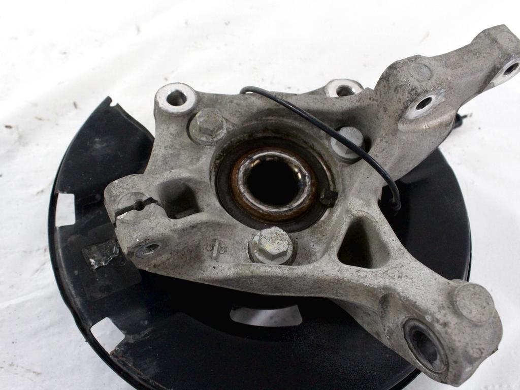 VRTLJIVI LEZAJ DESNO / PESTO KOLESA Z LEZAJEM SPREDAJ OEM N. 13319483 ORIGINAL REZERVNI DEL OPEL ASTRA J P10 5P/3P/SW (2010 - 2015) DIESEL LETNIK 2014