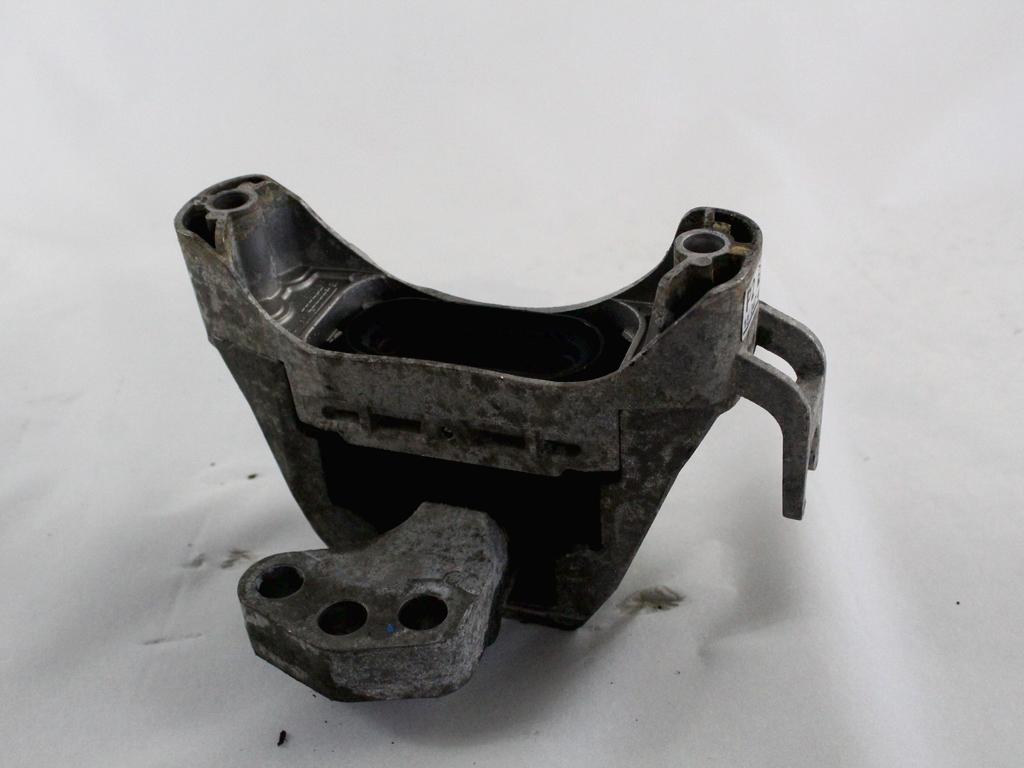 NOSILCI MOTORJA/DRUGO OEM N. 13347450 ORIGINAL REZERVNI DEL OPEL ASTRA J P10 5P/3P/SW (2010 - 2015) DIESEL LETNIK 2014