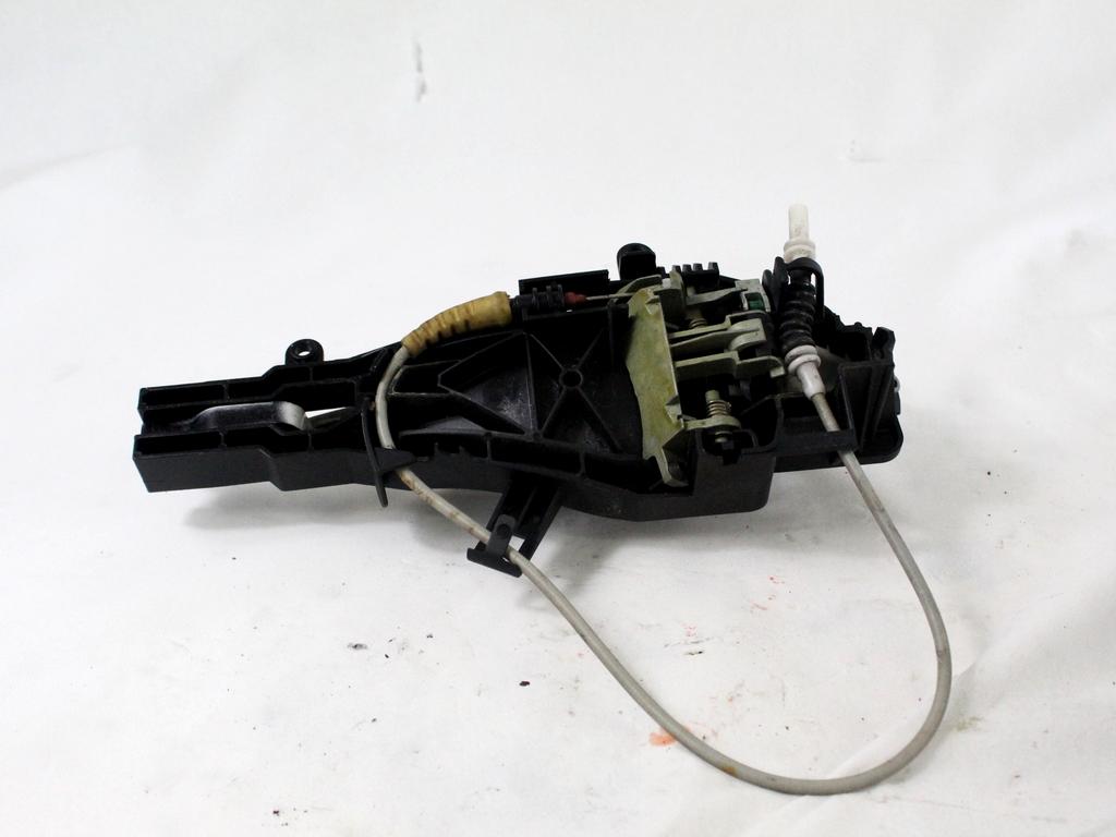 ZUNANJA KLJUKA ZADNJA LEVA VRATA OEM N. 51217207561 ORIGINAL REZERVNI DEL BMW SERIE 3 BER/SW/COUPE/CABRIO E90/E91/E92/E93 LCI R (2009 - 2012) DIESEL LETNIK 2010