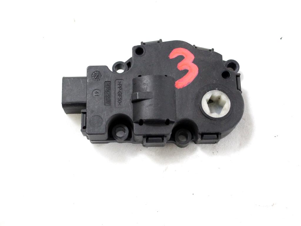 MOTORCEK OGREVANJA OEM N. CZ113930-0711 ORIGINAL REZERVNI DEL BMW SERIE 3 BER/SW/COUPE/CABRIO E90/E91/E92/E93 LCI R (2009 - 2012) DIESEL LETNIK 2010