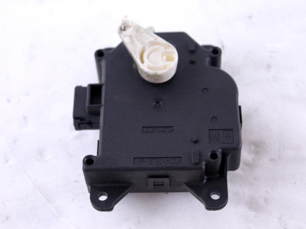 MOTORCEK OGREVANJA OEM N. AE063700-8320 ORIGINAL REZERVNI DEL SMART FORFOUR 454 MK1 (2004 - 2006) BENZINA LETNIK 2005