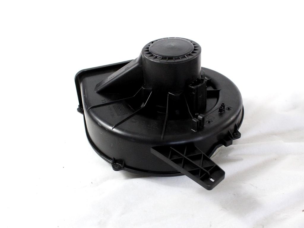 VENTILATOR  KABINE  OEM N. 6R1819015 ORIGINAL REZERVNI DEL SEAT IBIZA 6J5 6P1 MK4 R BER/SW (2012 -2017) BENZINA LETNIK 2015