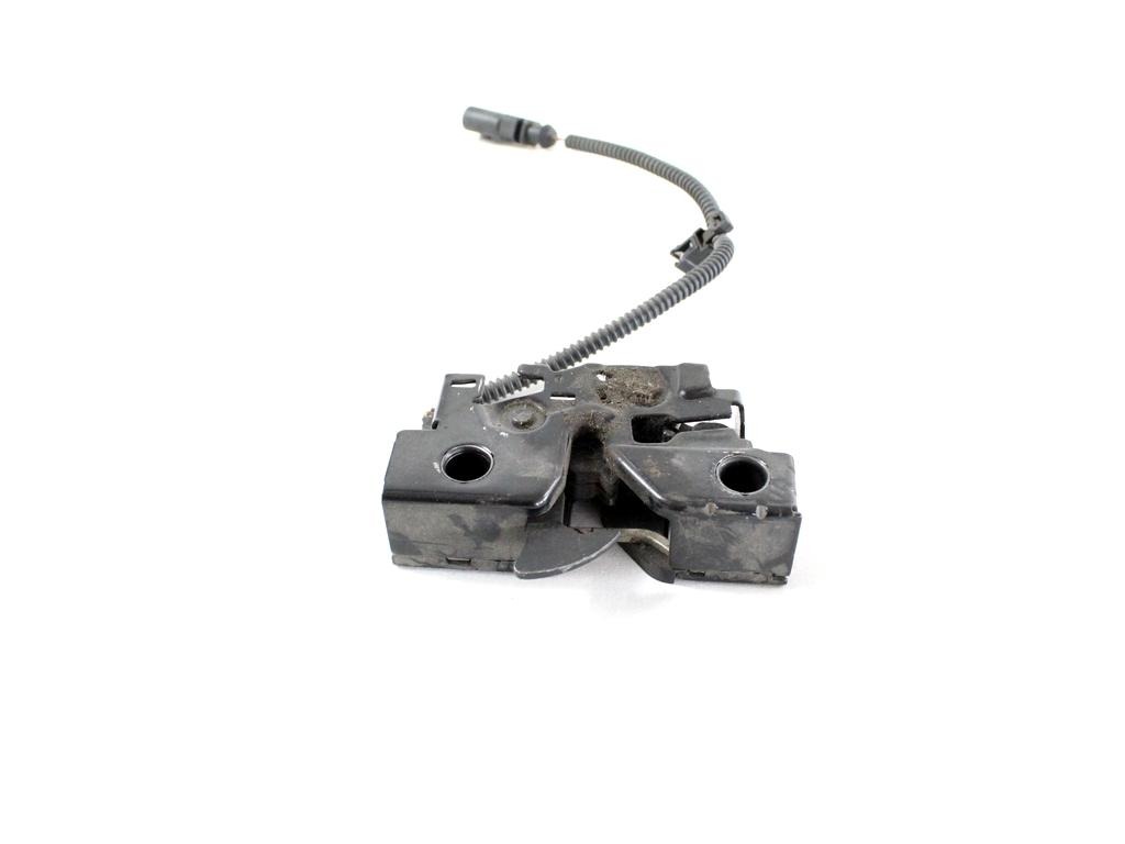 ZAKLEP POKROVA MOTORJA  OEM N. 6J0823509H ORIGINAL REZERVNI DEL SEAT IBIZA 6J5 6P1 MK4 R BER/SW (2012 -2017) BENZINA LETNIK 2015