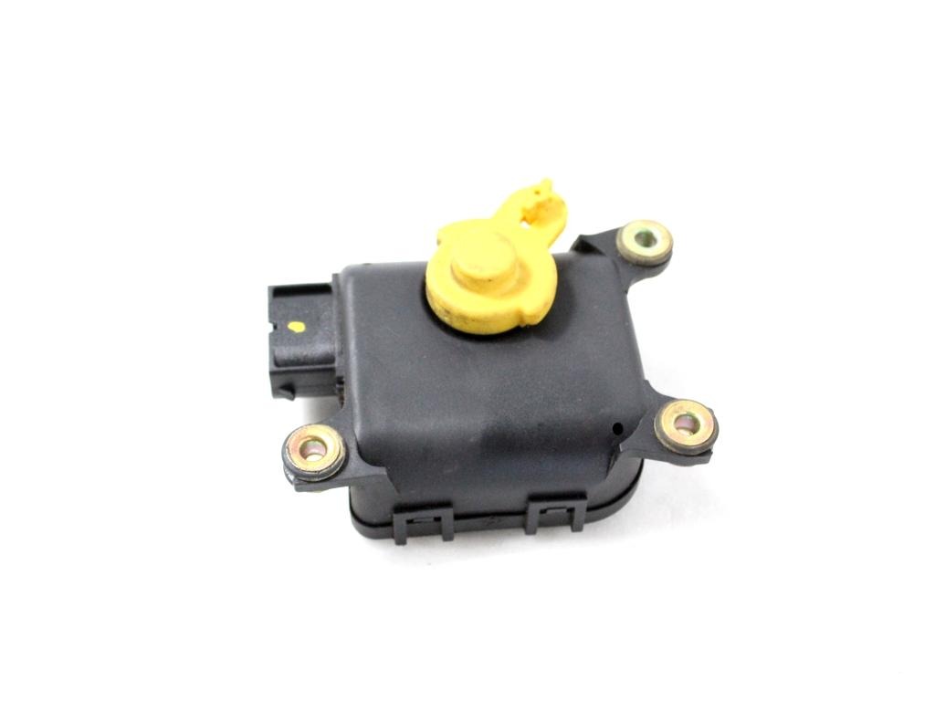 MOTORCEK OGREVANJA OEM N. 8D2820511C ORIGINAL REZERVNI DEL AUDI A3 MK1R 8L 8L1 3P/5P (2000 - 2003) DIESEL LETNIK 2001